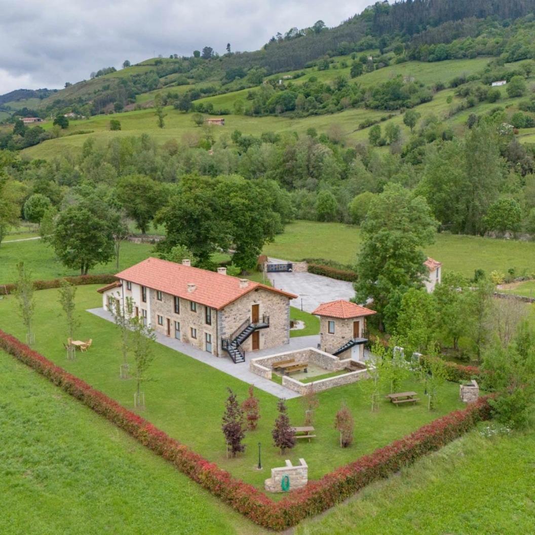 Hostal Complejo Rural El Cerradón Alceda Exterior foto